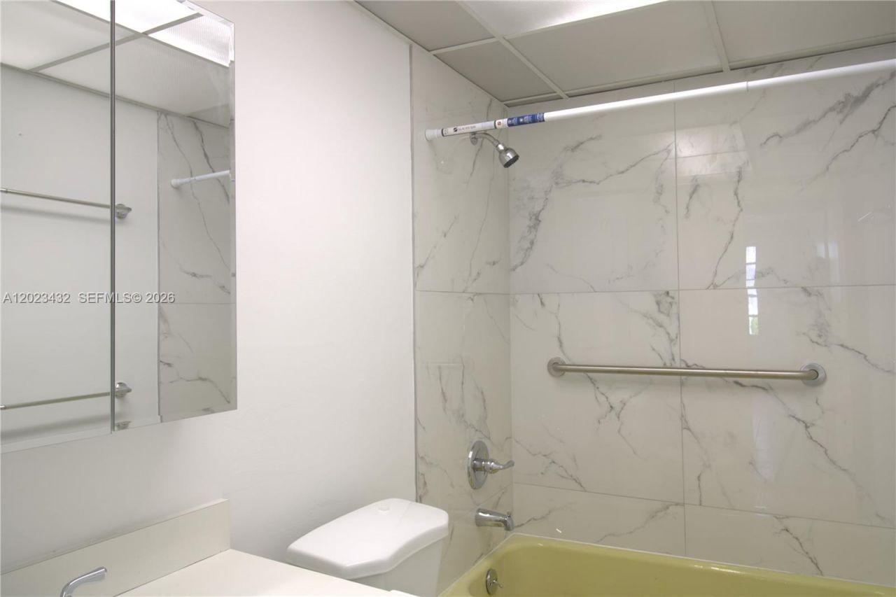 1225 NE 124th St, Unit 32B, North Miami, FL 33161 Photo