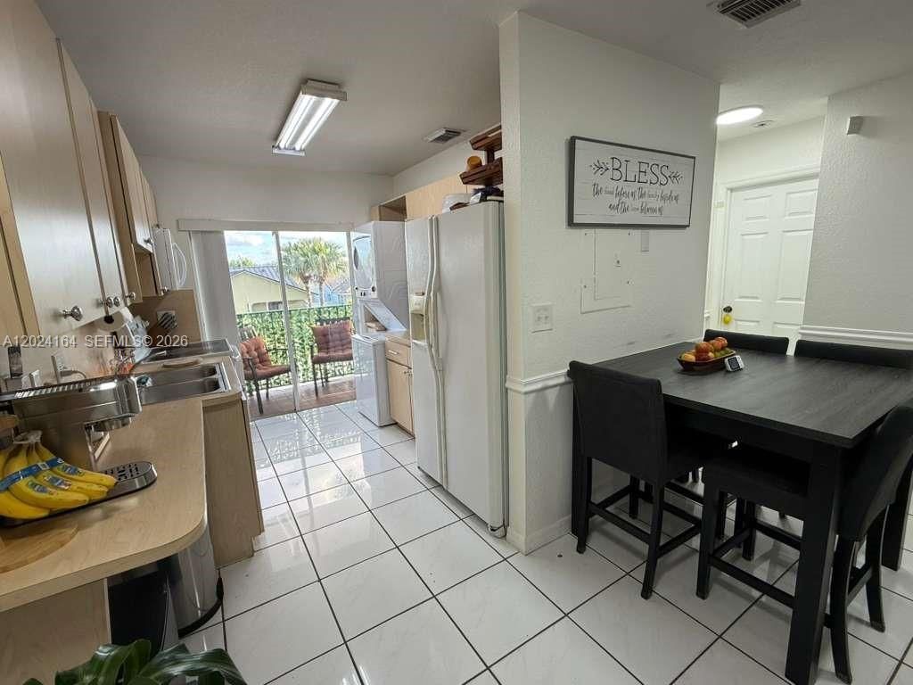 3514 W 76th St , Unit 203, Hialeah, FL 33018 Photo