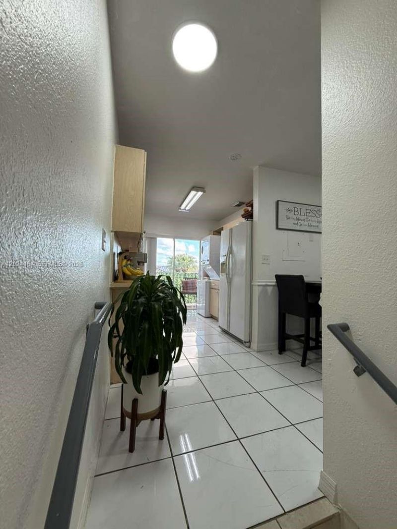 3514 W 76th St , Unit 203, Hialeah, FL 33018 Photo
