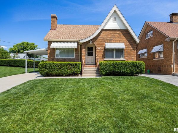 905 E CORRINGTON Avenue, Peoria, IL 61603