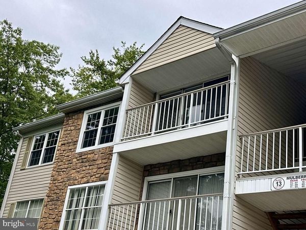 70 MULBERRY COURT , TRENTON, NJ 08619