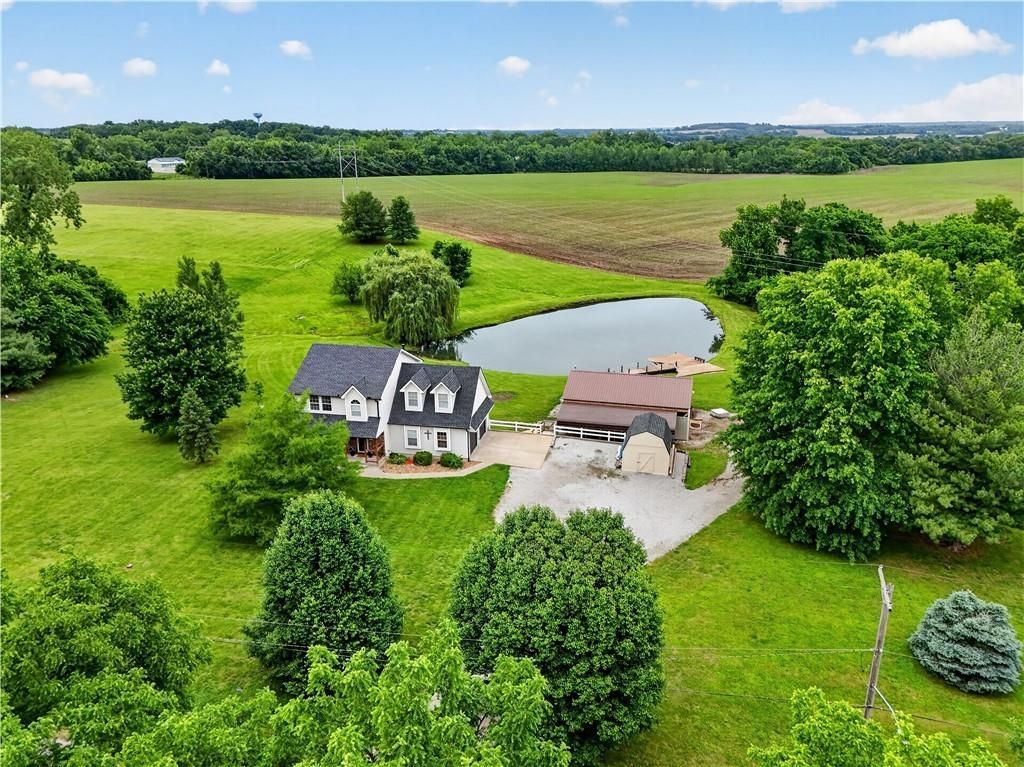 410 E Neil Chiles Road, Buckner, MO 64016 Main Photo