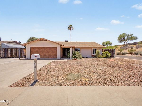3401 E DAHLIA Drive, Phoenix, AZ 85032