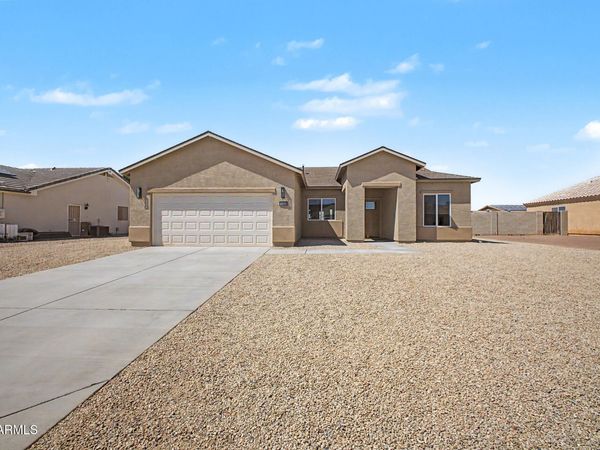 10364 W MISSION Drive, Arizona City, AZ 85123