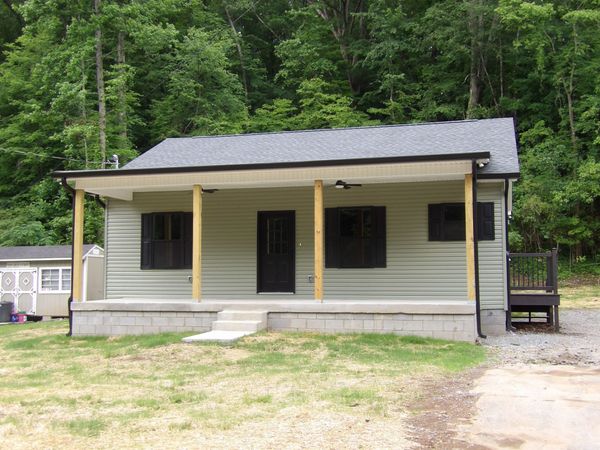 302 W Richland Ave , Waverly, TN 37185
