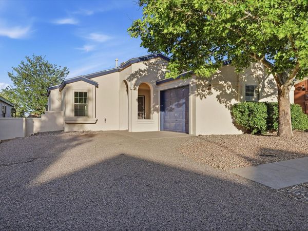 917 Charles Drive NE, Rio Rancho, NM 87144