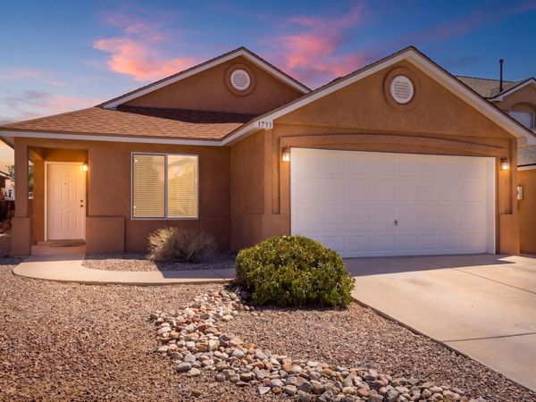 1733 Gallinas Road NE, Rio Rancho, NM 87144