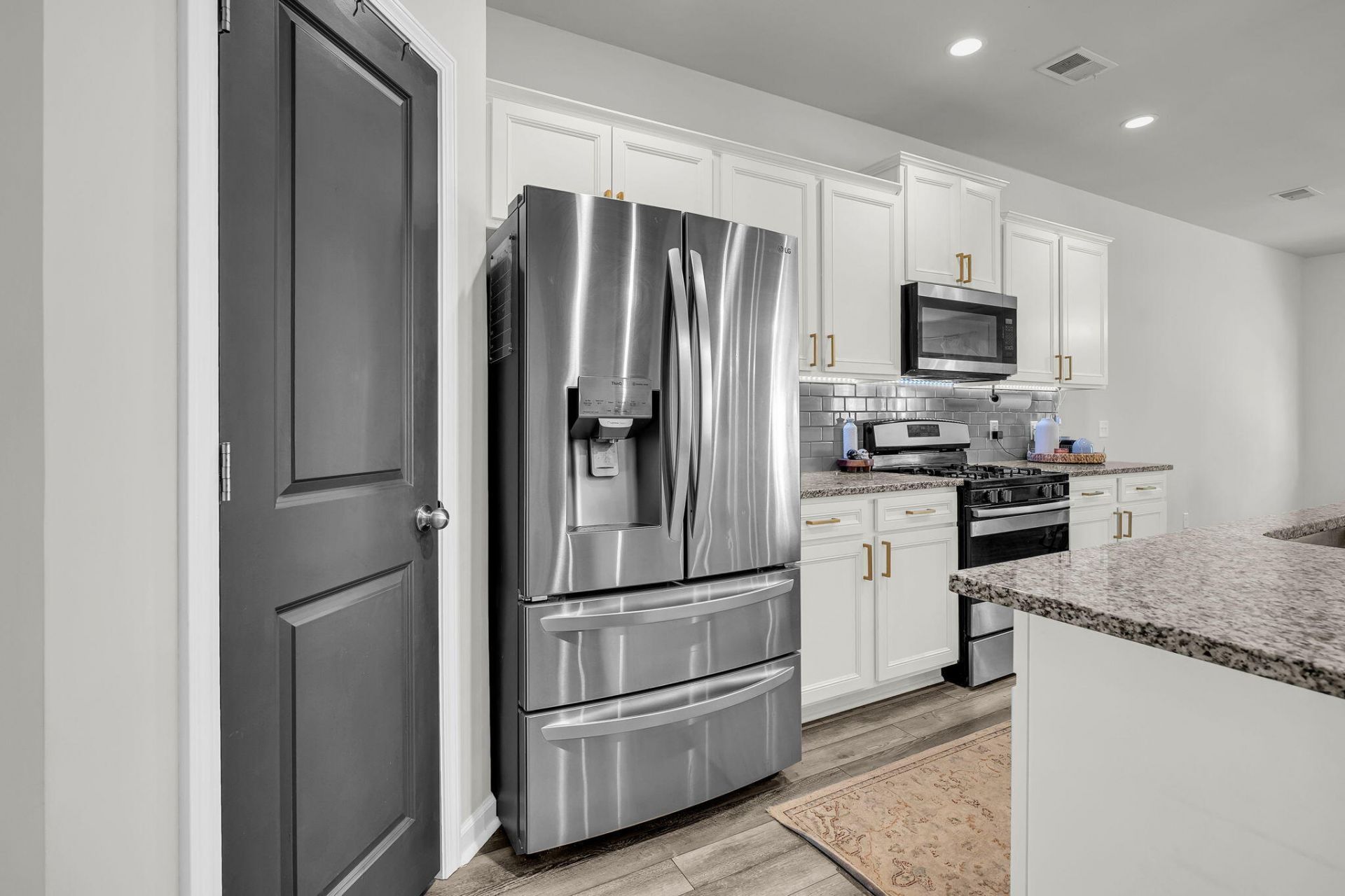 230 Hayworth Road Photo 17