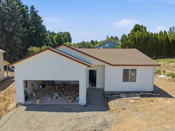 2812 Cyprus Court, Moscow, ID 83843