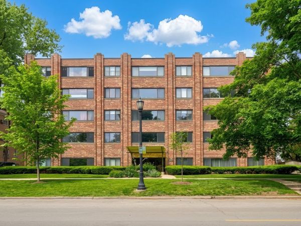 2300 Sherman Avenue , Unit 2B, Evanston, IL 60201