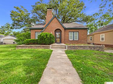 706 14th Street , Auburn, NE 68305