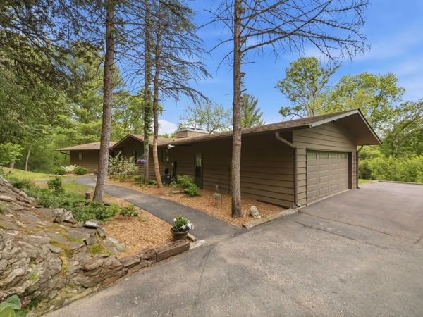 3304 N Crystal Springs Road, Janesville, WI 53545