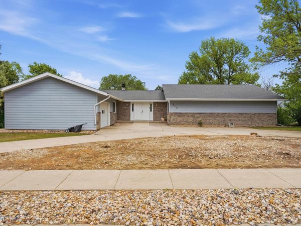 810 DOROTHY ST, Wall, SD 57790