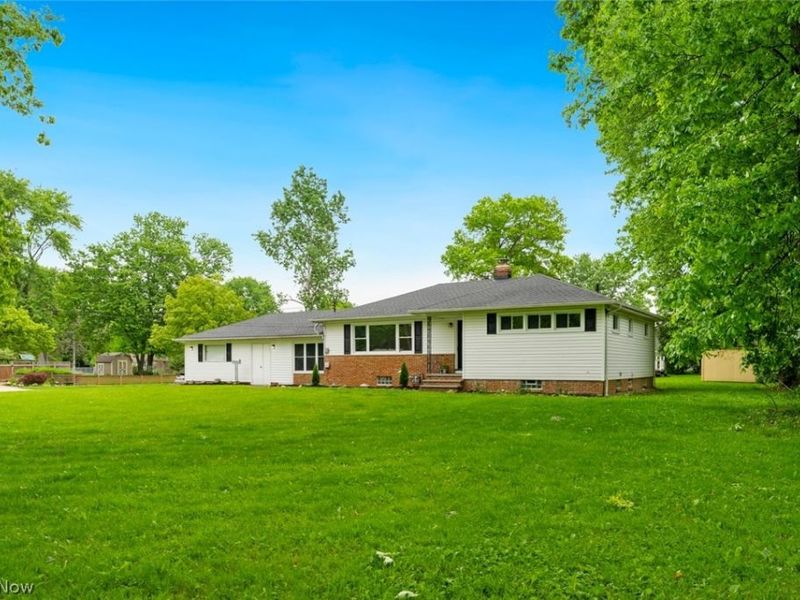 4223 Canterbury Road, North Olmsted, OH 44070 Photo 2