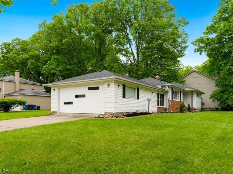4223 Canterbury Road, North Olmsted, OH 44070 Photo 4