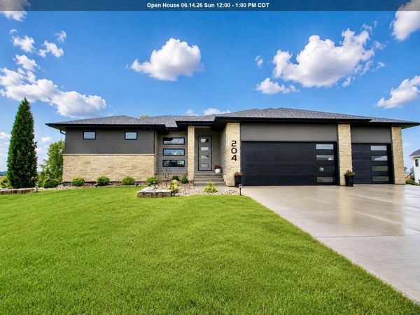 204 Pinewood Park, Jefferson, SD 57038