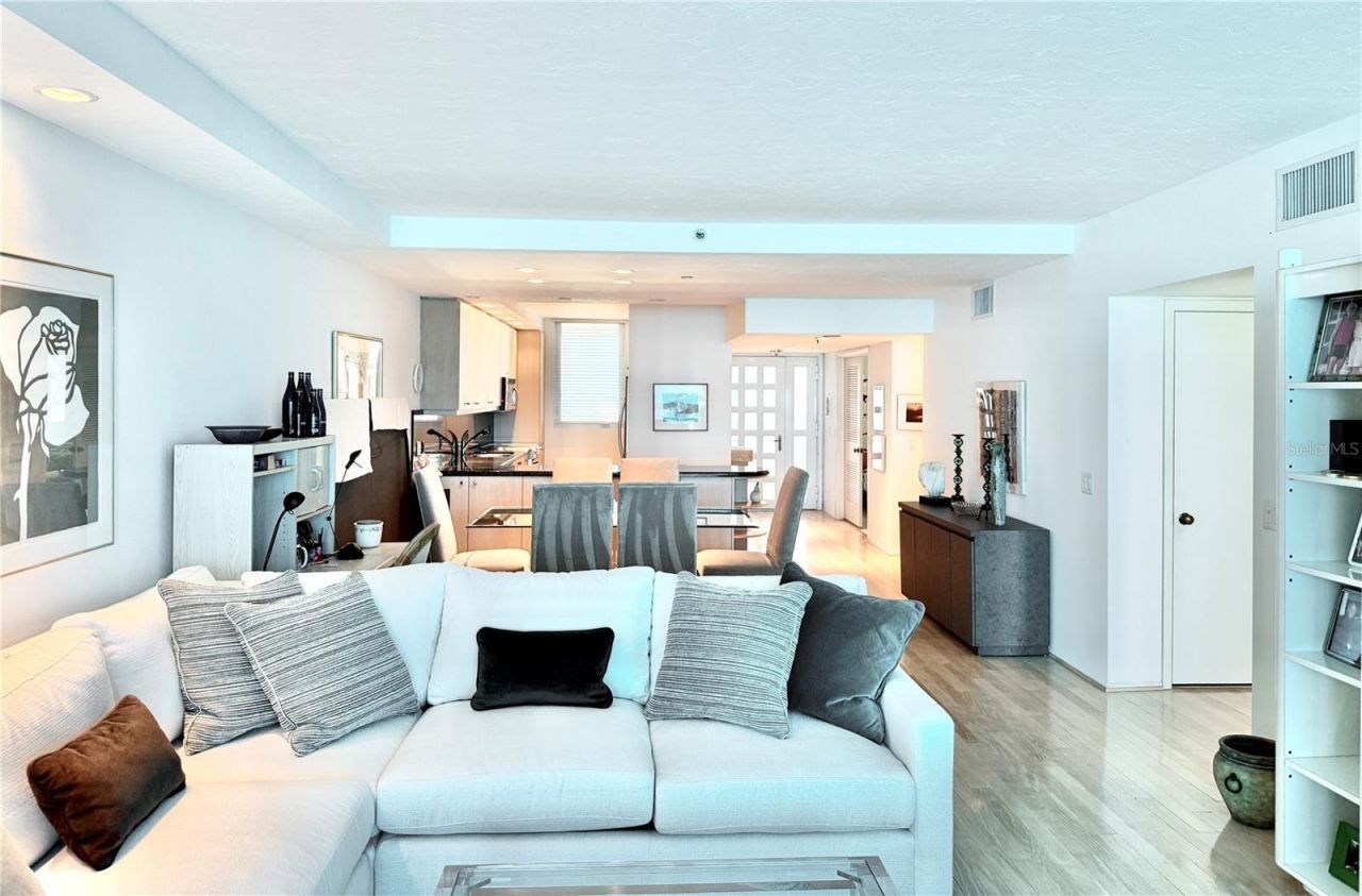 1135 Gulf Of Mexico Drive, Unit 505, Longboat Key, FL 34228 Photo