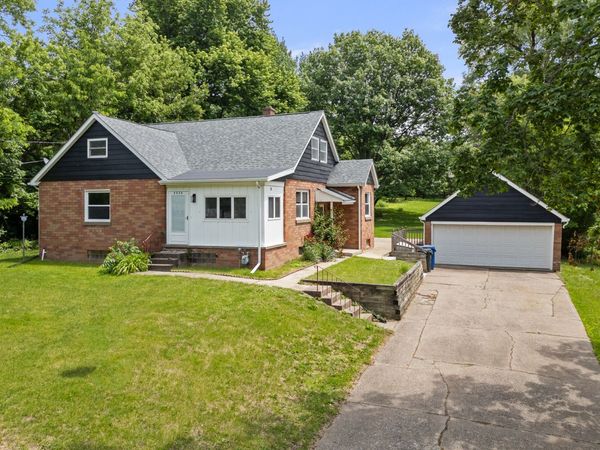 3525 Fair Avenue , Davenport, IA 52806