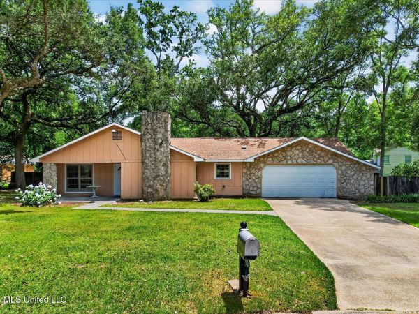 3604 Oakside Circle, Gautier, MS 39553