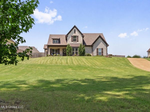 1865 Bakers Trail, Nesbit, MS 38651