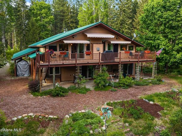 446 Hummingbird Dr , Sandpoint, ID 83864