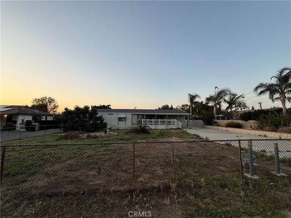 18784 Kross, Riverside, CA 92508