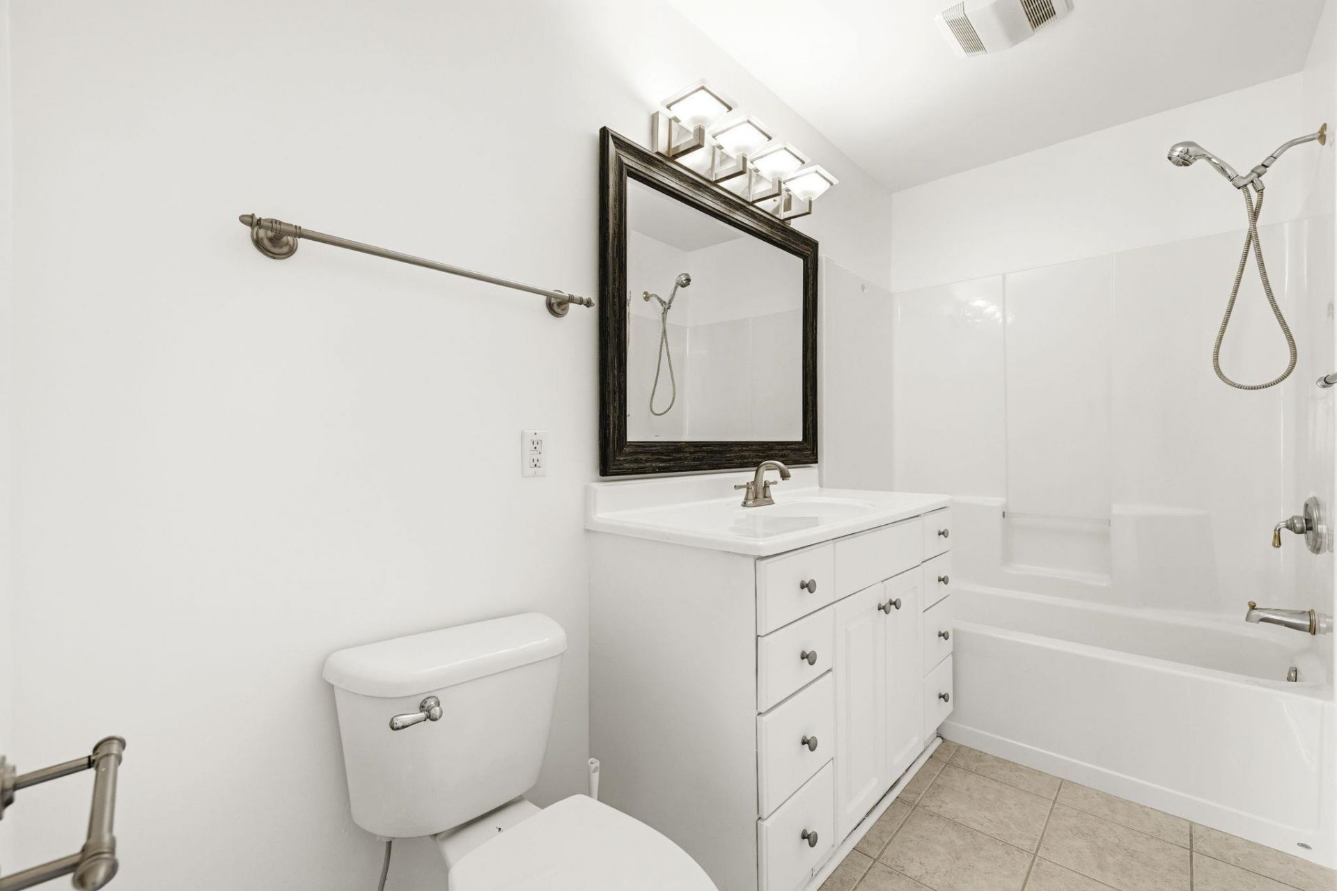 209 Hunters Rd.  Photo 17