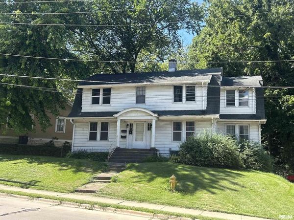1200 25TH Street , Rock Island, IL 61201