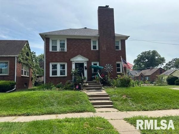 2103 E LOMBARD Street , Davenport, IA 52803