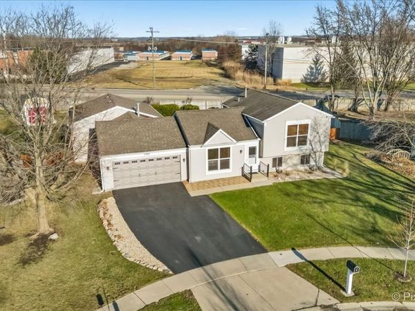 1502 Sawgrass Court , Elgin, IL 60123