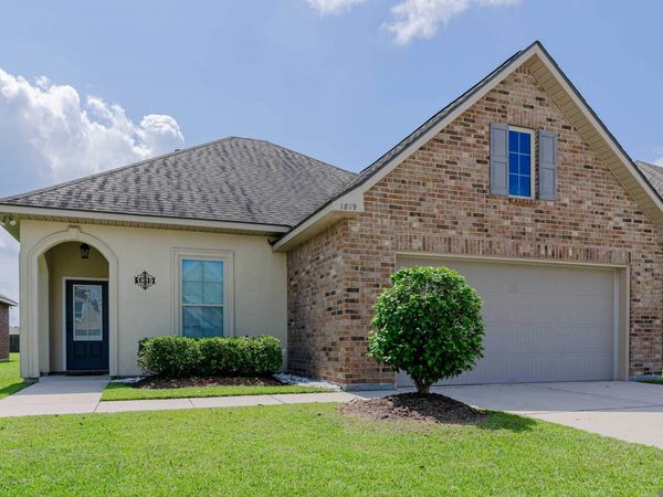 1819 Willow Bend Rd, St Gabriel, LA 70776