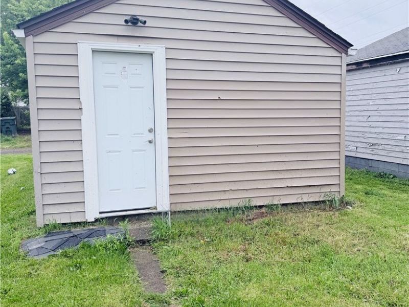 1511 Stark Avenue SW, Canton, OH 44706 Photo 3