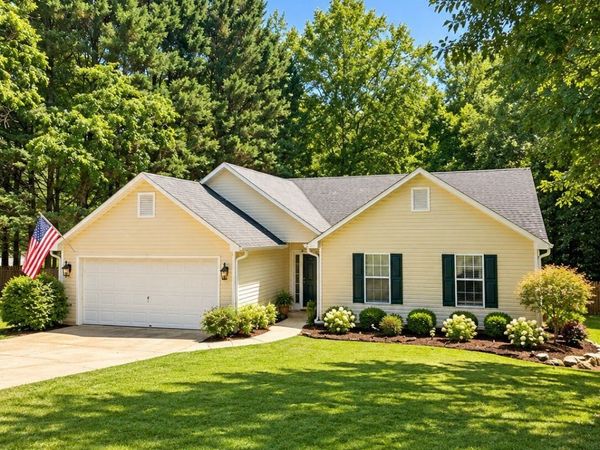 176 Flagman Street, Dawsonville, GA 30534