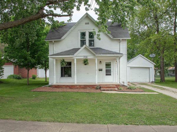 718 NE 5th Street, Independence, IA 50644
