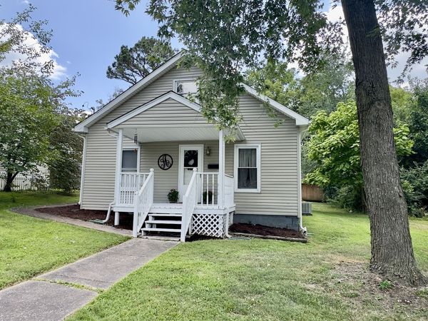 1106 E Clark Street, West Frankfort, IL 62896