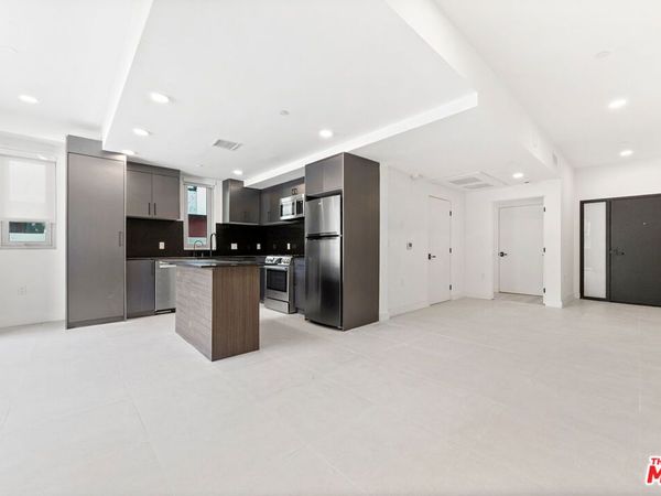 1257 N Sweetzer Avenue, Unit 104, West Hollywood, CA 90069