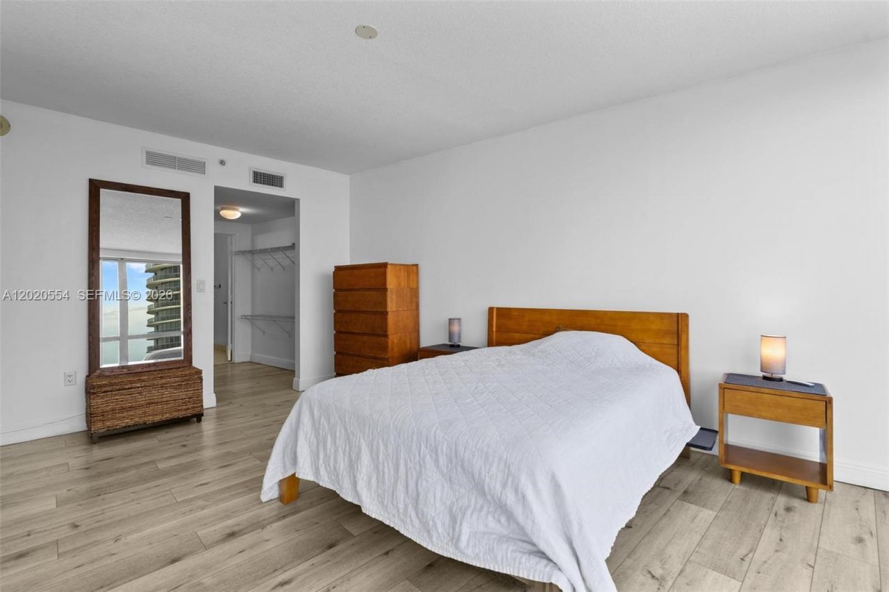 1750 N Bayshore Dr, Unit 4901, Miami, FL 33132 Photo