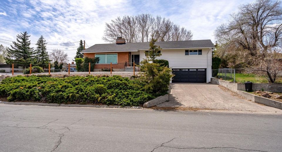 2315 Armstrong Lane, Reno, NV 89509 Photo