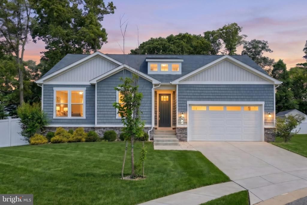 61 BLACK OAK COURT, STEWARTSTOWN, PA 17363