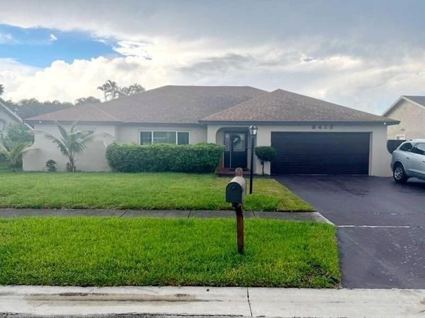 8413 Linden Way, Lake Worth, FL 33467