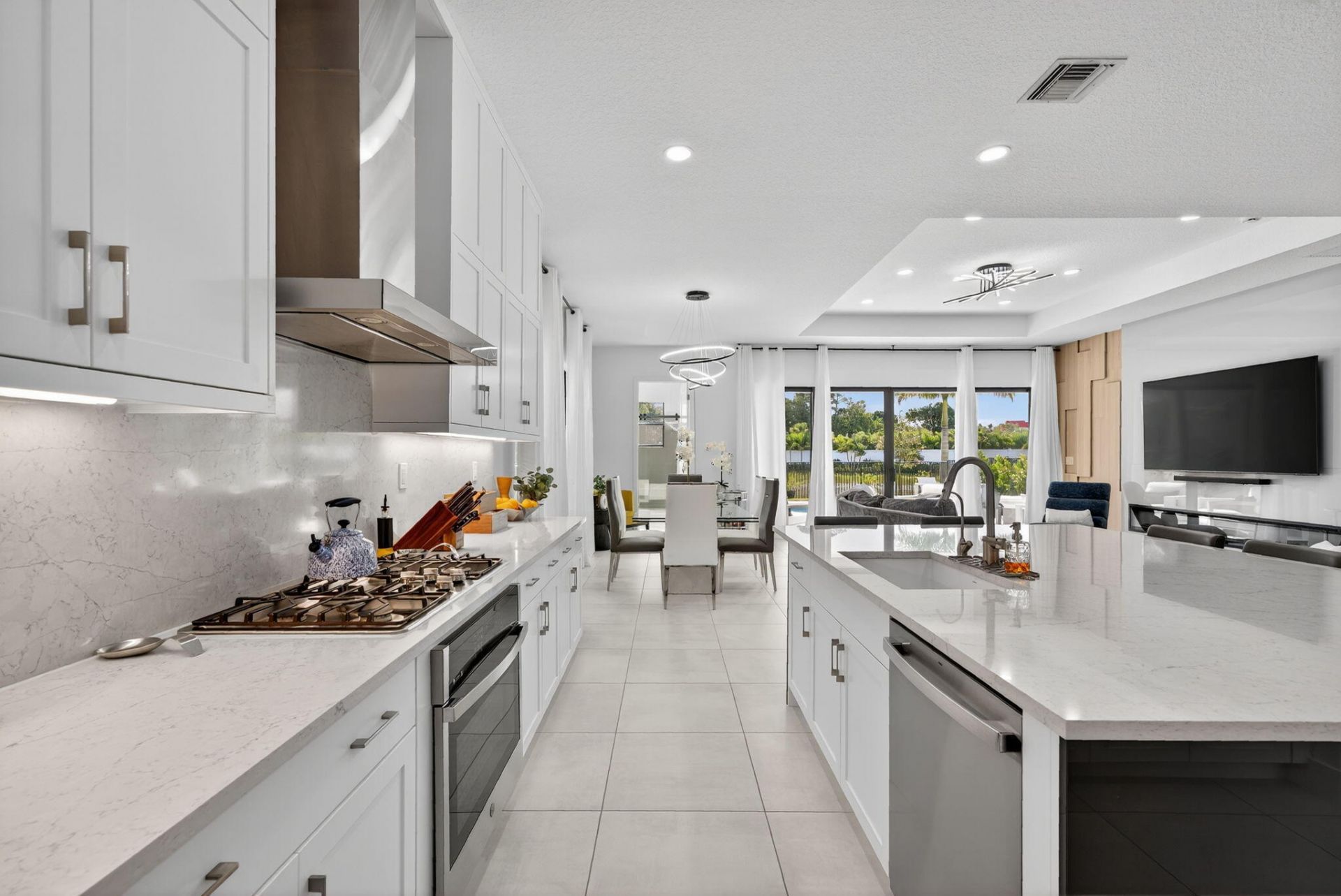 8252 Essex Country Club Drive, Boca Raton, FL 33434 Photo