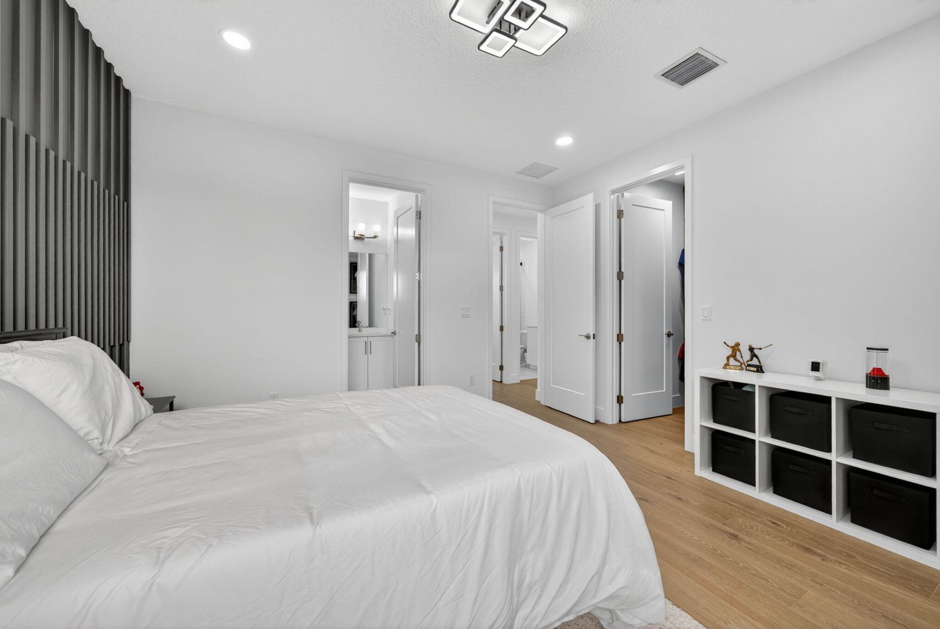 8252 Essex Country Club Drive, Boca Raton, FL 33434 Photo