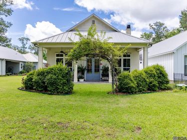 6023 Clayton Ct, St Francisville, LA 70775
