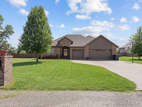61521 E 266 Road , Grove, OK 74344