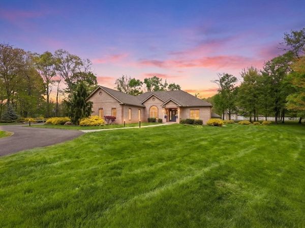 33 Labrie Lane, Holyoke, MA 01040