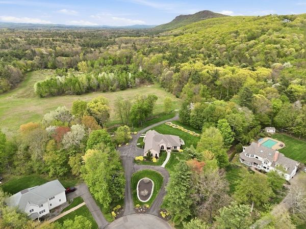 33 Labrie Lane, Holyoke, MA 01040