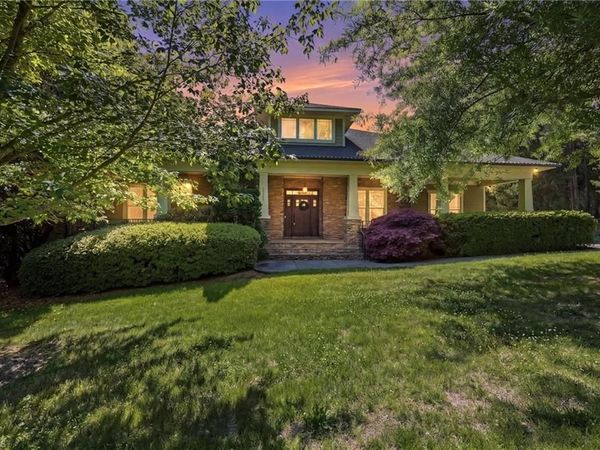 2105 Stone Ridge Place , Winston-Salem, NC 27107