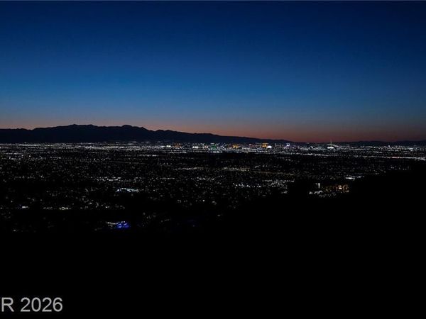 523 Rock Peak Drive, Henderson, NV 89012