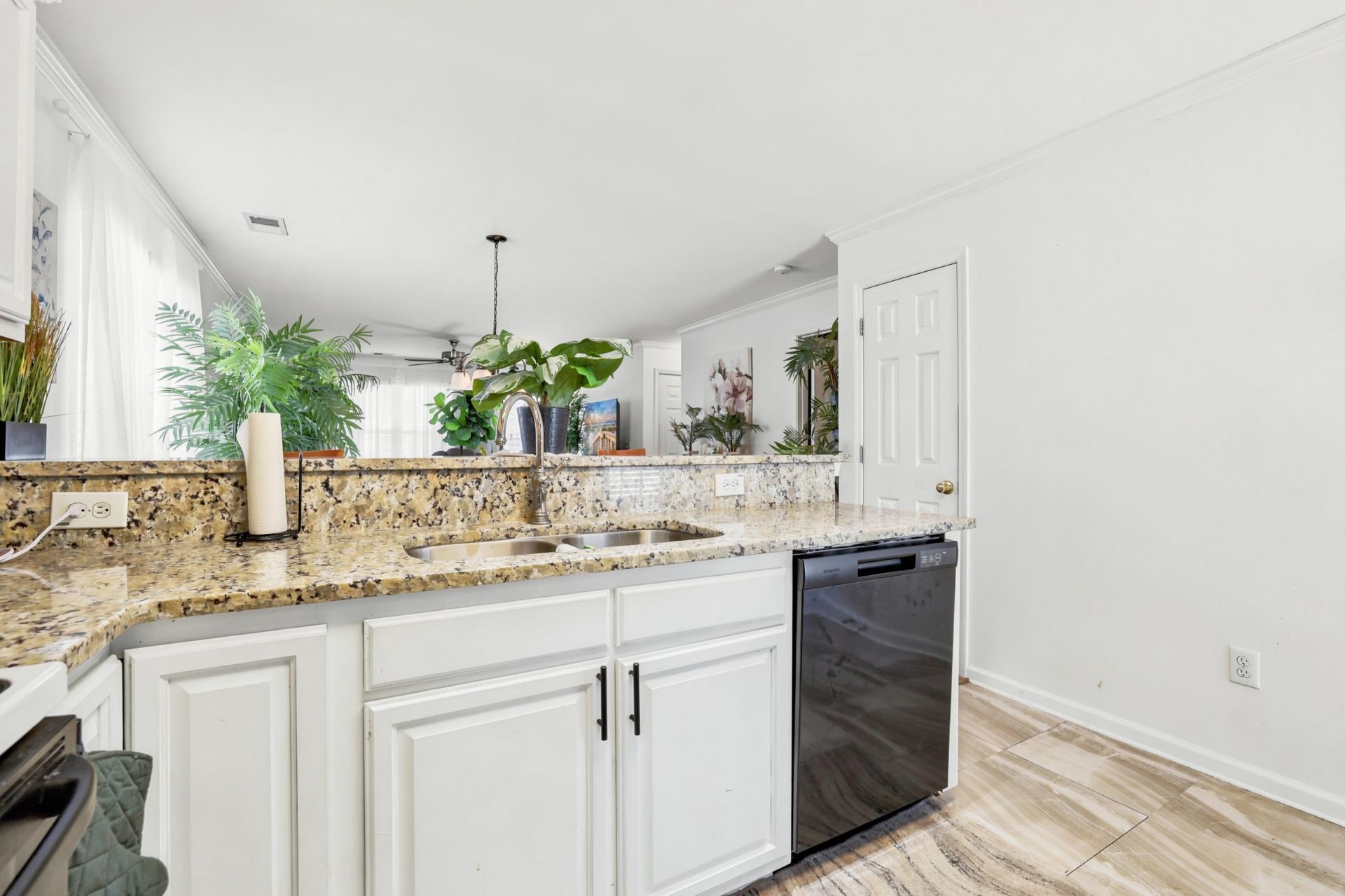 395 Thistle Ln. Photo 11