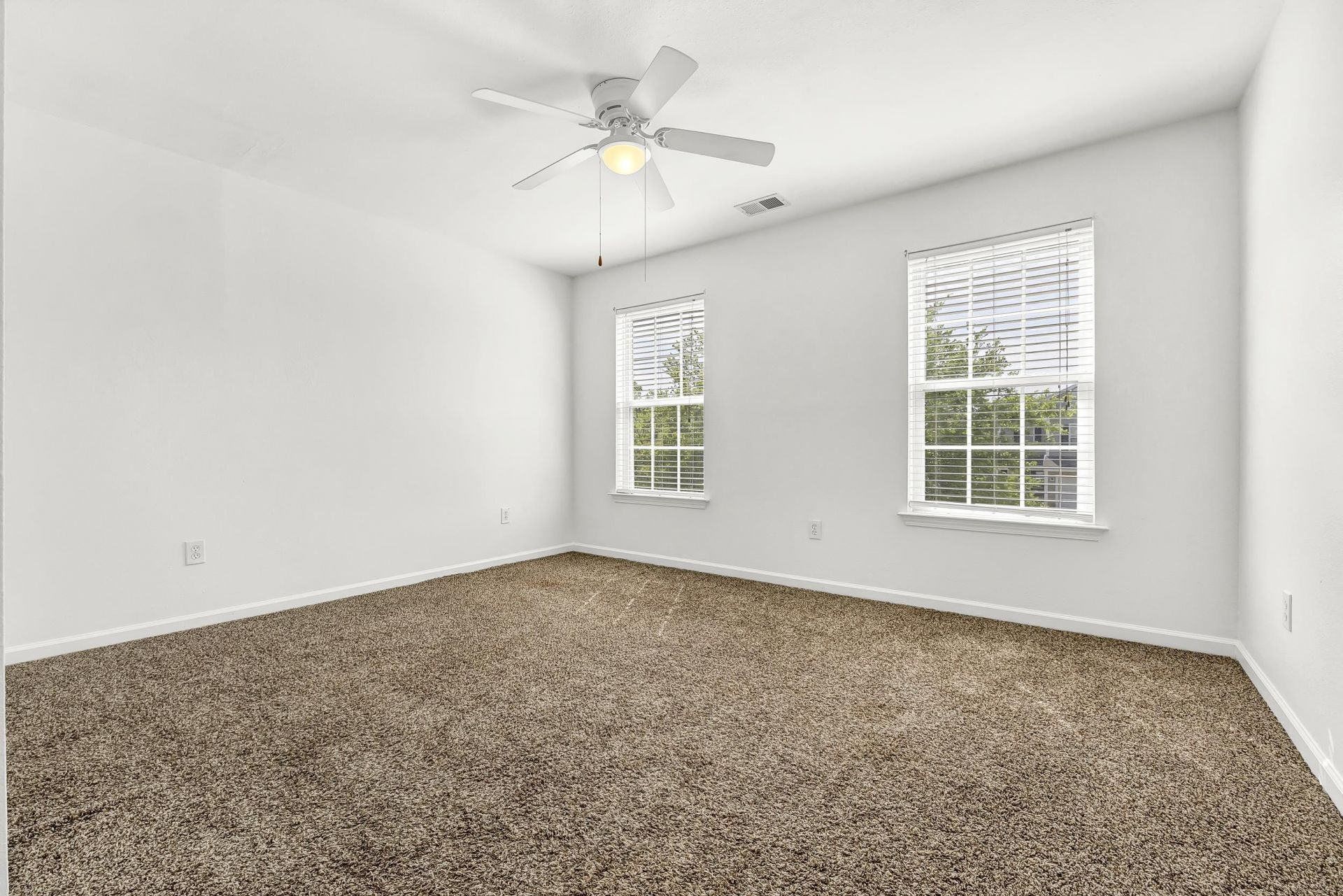 395 Thistle Ln. Photo 15